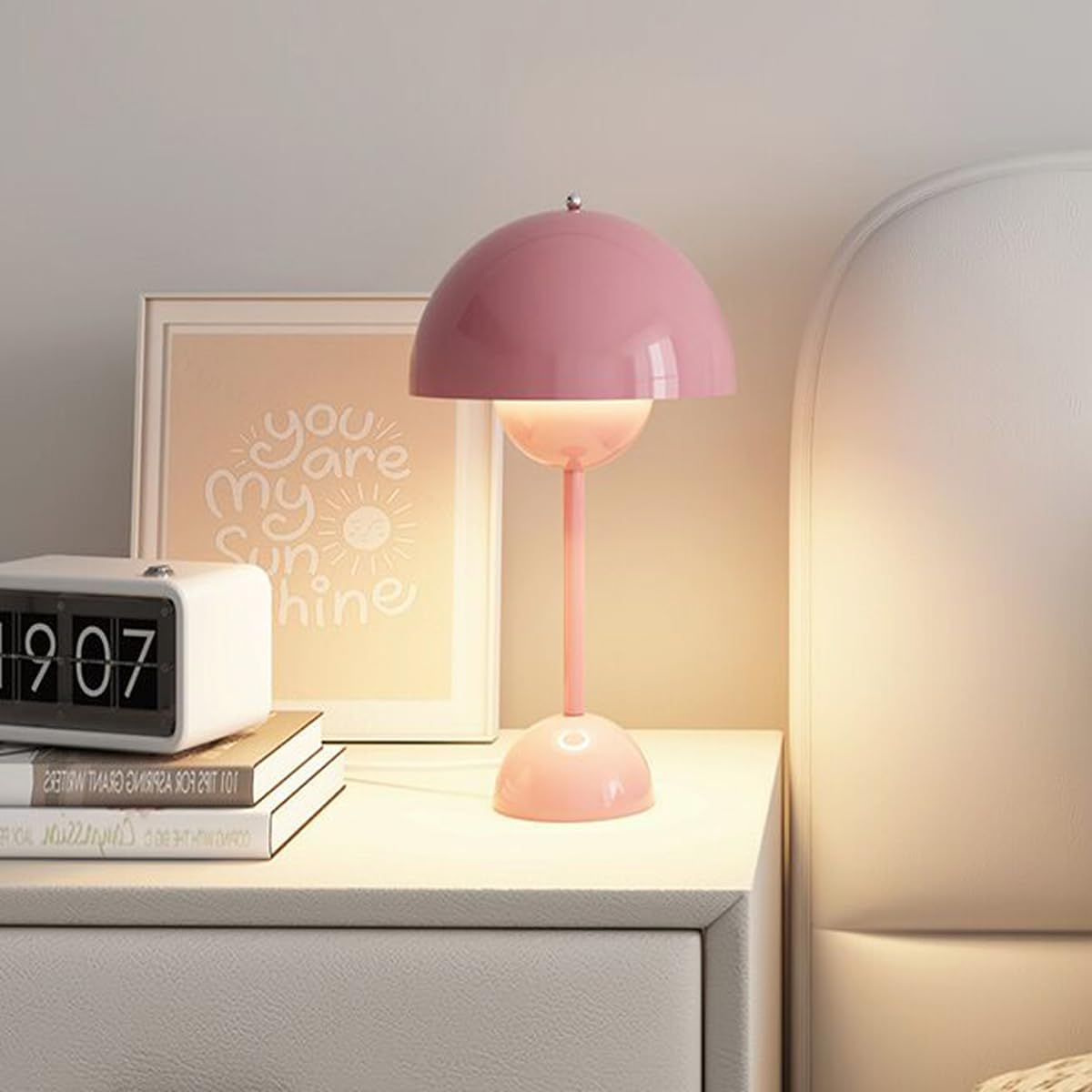 Lampada da tavolo scandinava NordicNest con luminosità regolabile