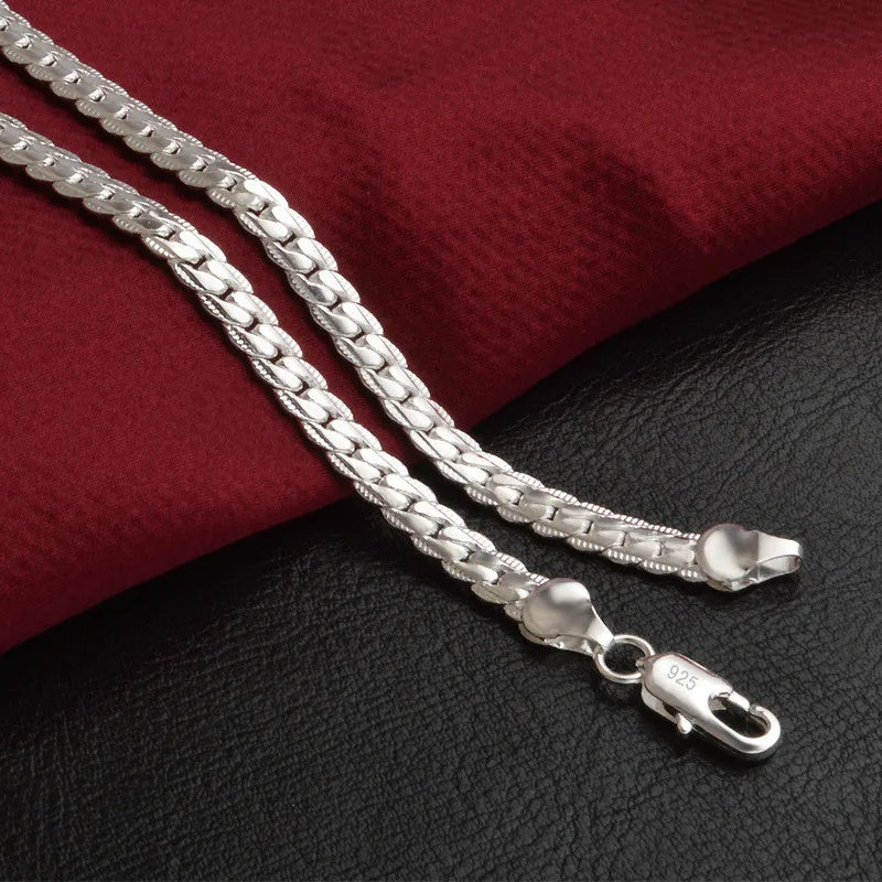 Collana con catena e ciondolo in argento sterling – Eleganza portafortuna