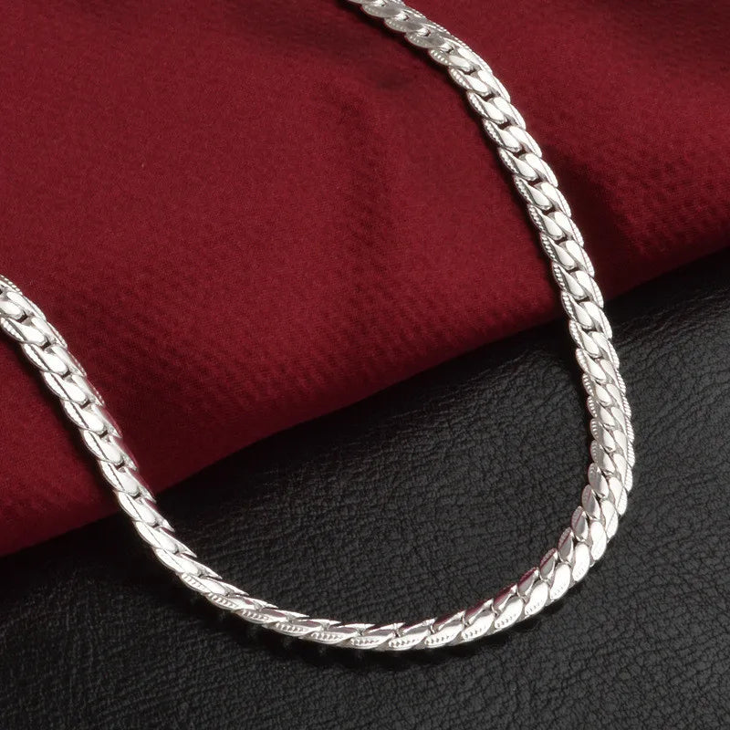 Collana con catena e ciondolo in argento sterling – Eleganza portafortuna