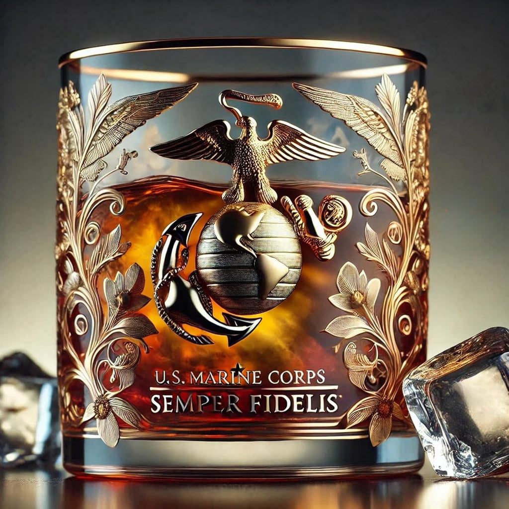 Kristallklarer Tumbler mit dickem Boden und Design mit goldfarbenem Filigran-Emblem für Veteranen