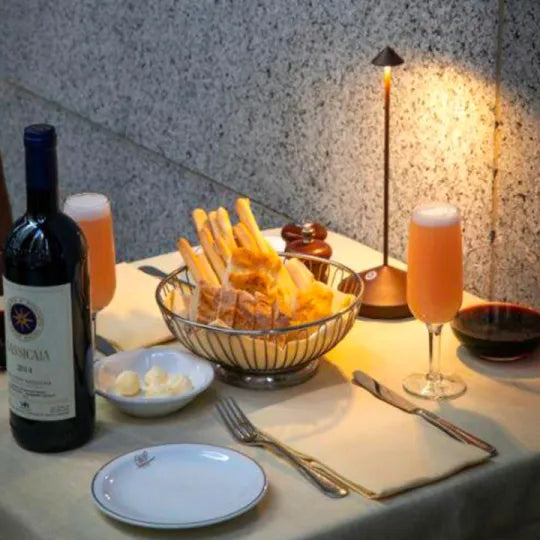 Lampe de table LED sans fil ClarityGlow — Éclairage réglable avec intensité variable