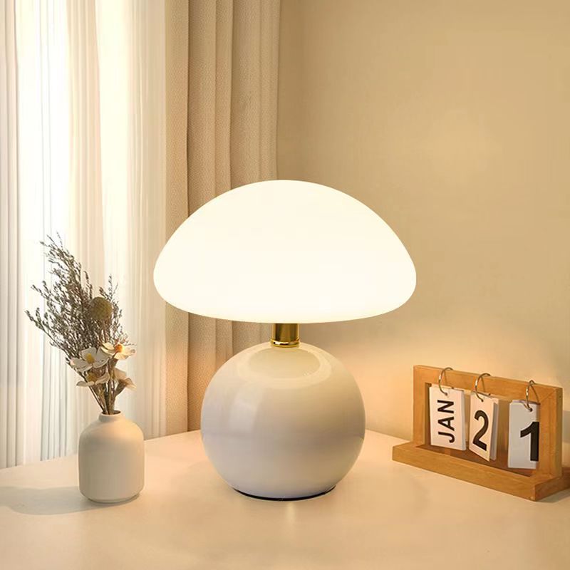 Retro krémová stolní lampa ve tvaru houby, noční světlo inspirované Bauhausem